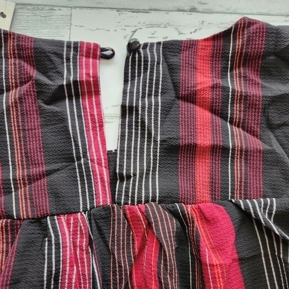 Monteau Cold Shoulder Striped Top Size Medium NWT - Picture 8 of 9